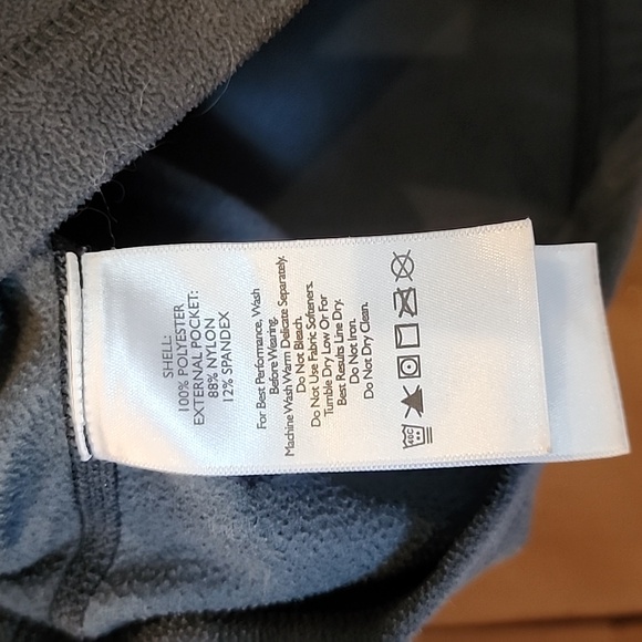 Eddie Bauer First Ascent Cloud Layer Pro 1/4 zip sweater - Picture 5 of 7